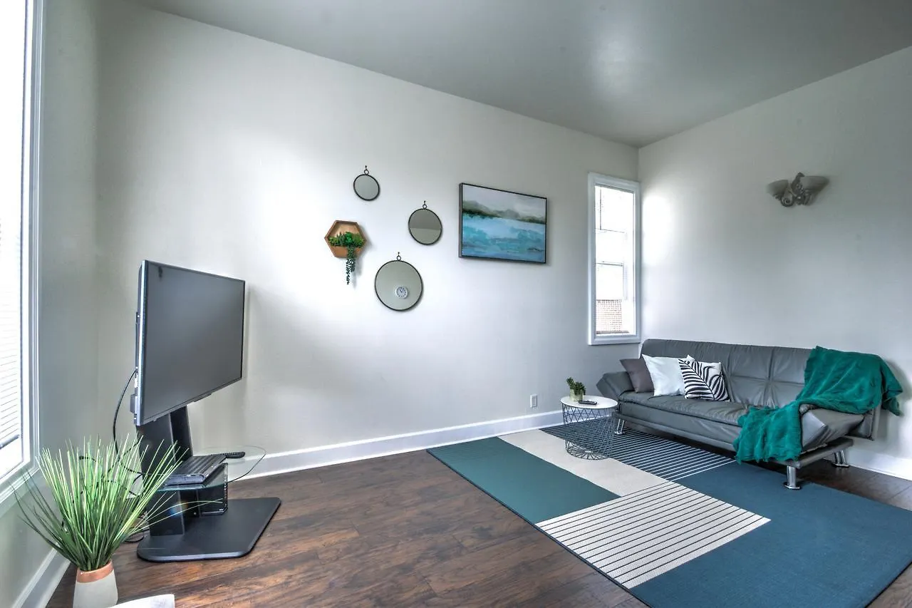 Cozy 2 Bdr Apt At Heart Of Capitol Hill - Apt A location